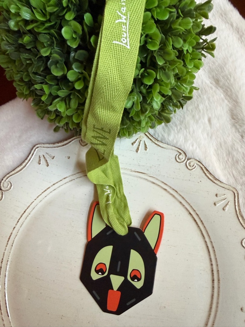 Paper tag with cotton ribbon